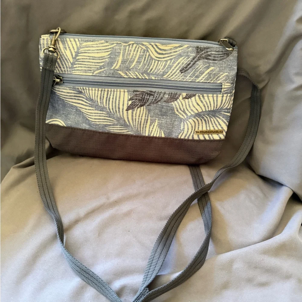 Dakine Leaf-Print Crossbody Bag in Blue and Brown